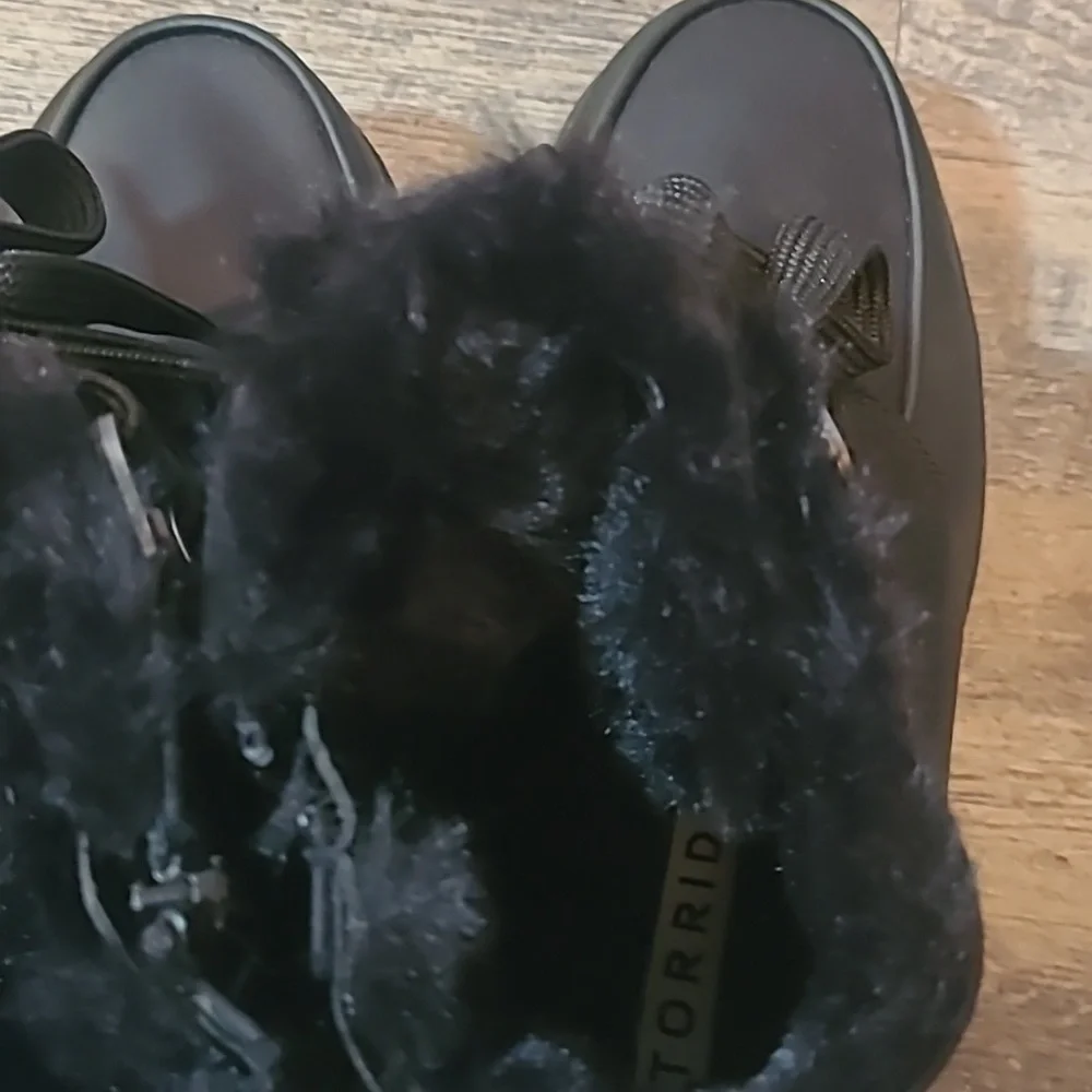 Black Torrid Size 6.5W Fur Lined Side Zip Lace Winter Boots NWOT